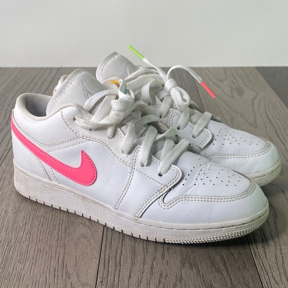 Nike Air Jordan Retro 1 Low GS Neon Swoosh Kids Sneakers Youth Size 5.5 - Picture 1 of 14